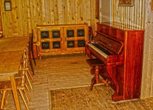 Ruchweid - Partyraum mit Piano
